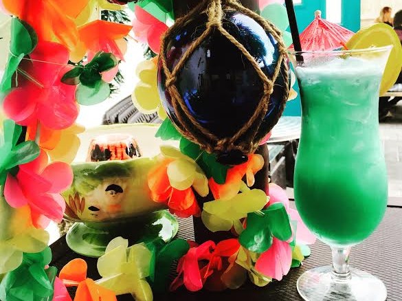 Tiki Bar Blue Hawaii
